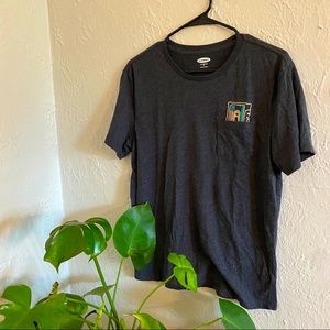 Men’s Old Navy Pocket Tee Medium